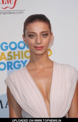 Angela Sarafyan Fotoğrafları 15