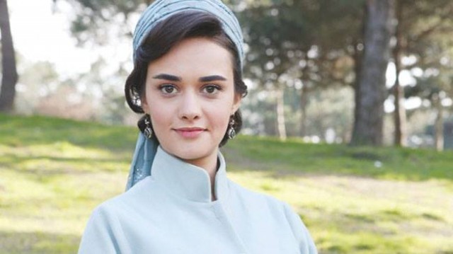 Hande Soral Fotoğrafı