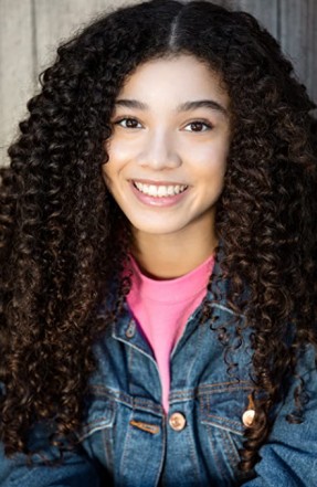 Malia Baker Fotoğrafı