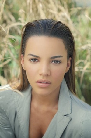 Leslie Grace Fotoğrafları 12