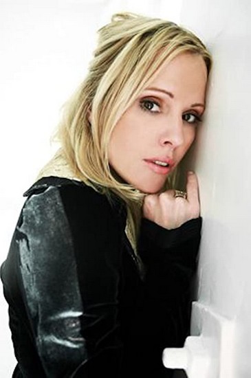 Emma Caulfield Ford Fotoğrafları 1