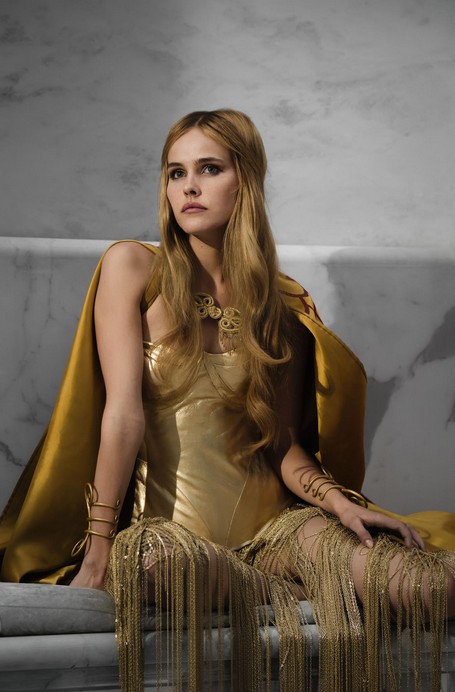 Isabel Lucas Fotoğrafı