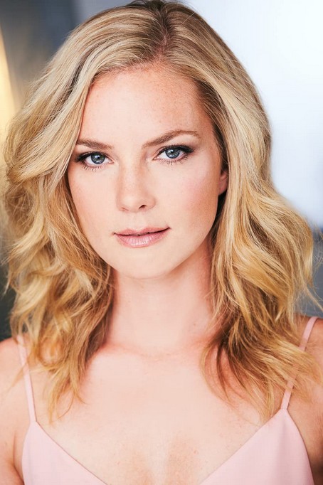 Cindy Busby Fotoğrafları 9