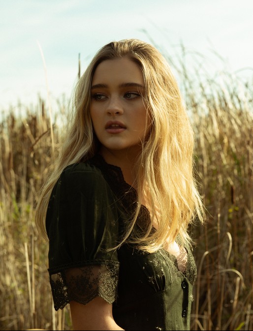 Lizzy Greene Fotoğrafı