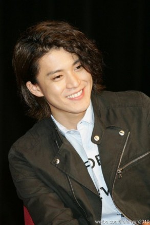 Shun Oguri Fotoğrafı
