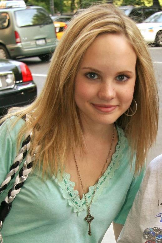 Meaghan Martin Fotoğrafları 8