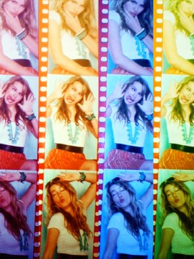 Bridgit Mendler Fotoğrafı