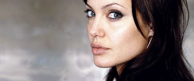 Angelina Jolie tarafından yazılan In The Land Of Blood And Honey Filminin Vizyon Tarihi Belli Oldu!