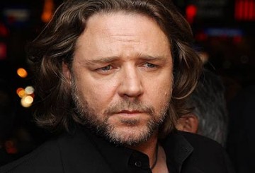 Russell Crowe Hollywood Şöhret Yolu’nda!