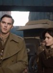 Nicholas Hoult ve Lily Collins’in Başrollerini Paylaştığı Tolkien’den Türkçe Altyazılı Fragman