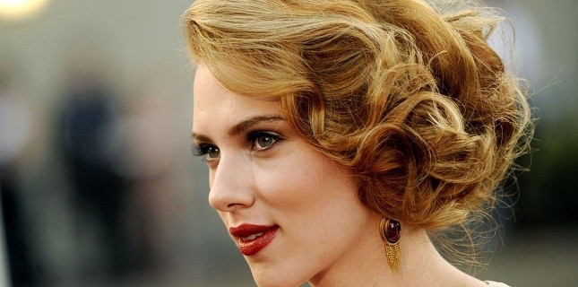 Scarlett Johansson Nişanlandı!