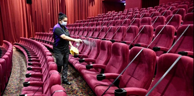 Sinema Salonlarının Açılması Bir Kez Daha Ertelendi!