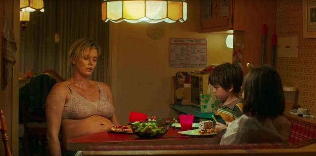 ‘Tully’deki rolü için 23 kilo alan Charlize Theron depresyona girmiş ‘Tully’deki rolü için 23 kilo alan Charlize Theron depresyona girmiş