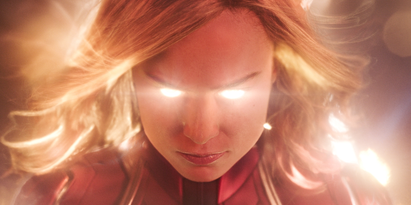 Captain Marvel'ın Olağanüstü Güçleri! Captain Marvel'ın Olağanüstü Güçleri!