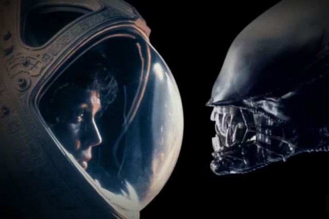 Ripley Uzaylıyı Mekikten Dışarı Fırlatıyor Ripley Uzaylıyı Mekikten Dışarı Fırlatıyor