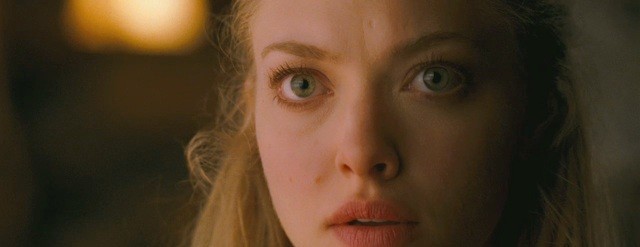 Kız ve Kurt Fotoğrafı