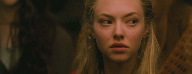 Kız ve Kurt Fotoğrafı