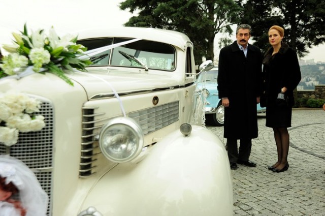 Öyle Bir Geçer Zaman Ki Fotoğrafı