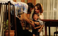 Öyle Bir Geçer Zaman Ki Fotoğrafı