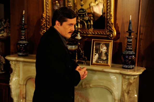 Öyle Bir Geçer Zaman Ki Fotoğrafı