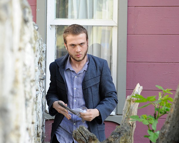 Öyle Bir Geçer Zaman Ki Fotoğrafı