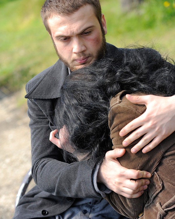 Öyle Bir Geçer Zaman Ki Fotoğrafı