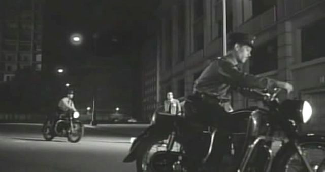 091 Policía Al Habla Fotoğrafı