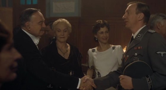 Çizgili Pijamalı Çocuk fotoğrafı