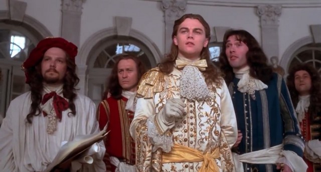 Demir Maskeli Adam Fotoğrafı