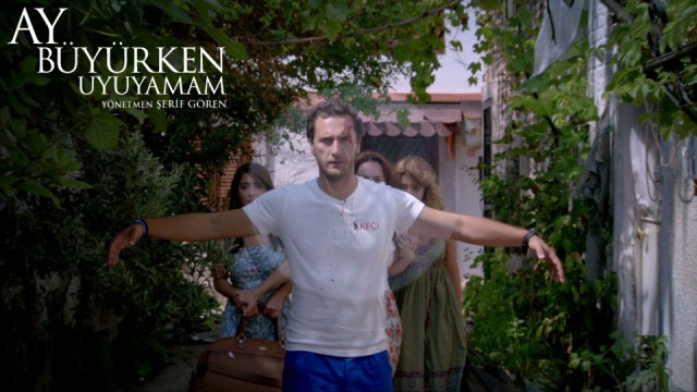 Ay Büyürken Uyuyamam Fotoğrafı