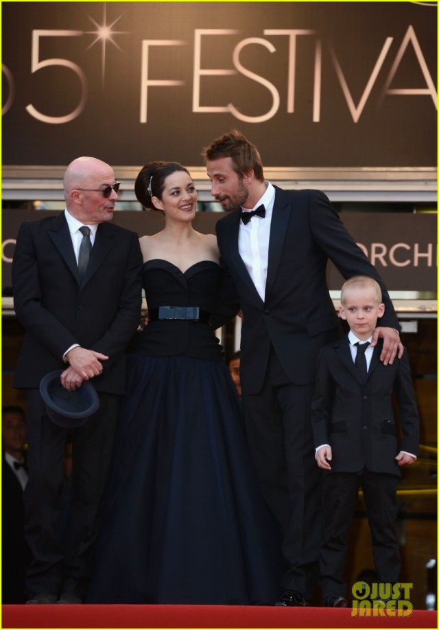 Pas ve Kemik fotoğrafı