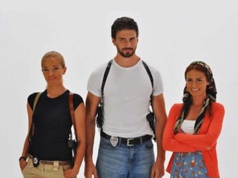 Dedektif Memoli (2011) afişi