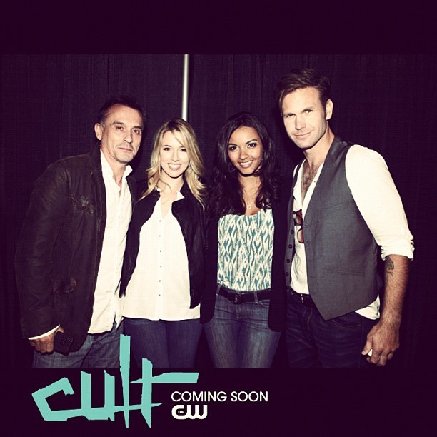 Cult Sezon 1 fotoğrafı