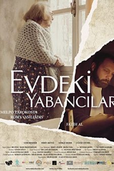 Evdeki Yabancılar (2012) afişi