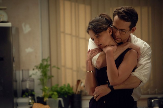 Altınlı Kadın Fotoğrafı