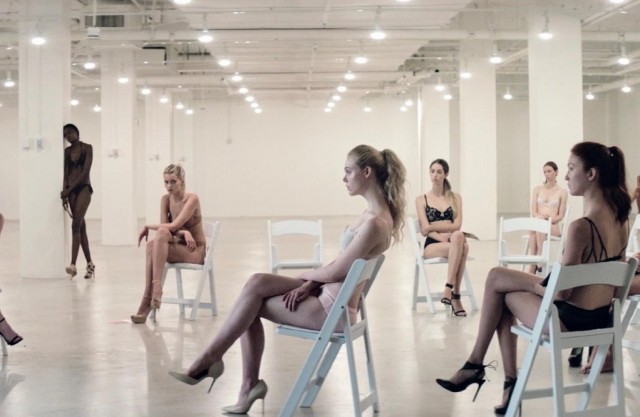 Neon Şeytan Fotoğrafı