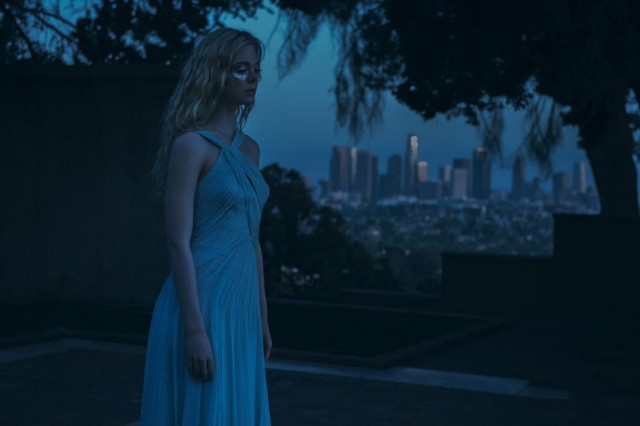 Neon Şeytan Fotoğrafı