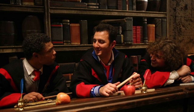 Sihirbazlık Okulunda Bir Türk Fotoğrafı