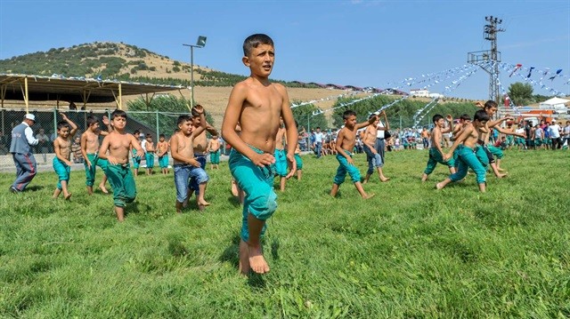 Genç Pehlivanlar Fotoğrafı