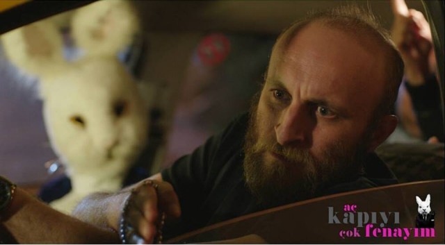 Aç Kapıyı Çok Fenayım Fotoğrafı