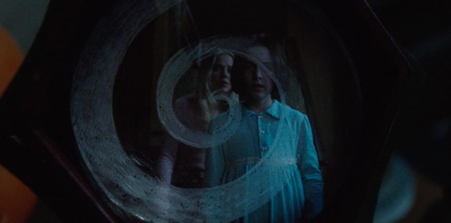 Annabelle Comes Home Fotoğrafı