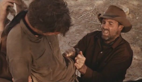 Onları Yükseğe As Fotoğrafı