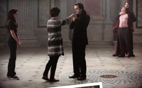 Alacakaranlık Efsanesi: Yeni Ay Fotoğrafı