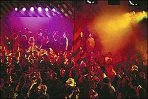 24 Saat Parti İnsanları fotoğrafı