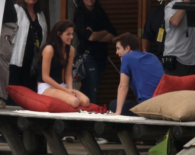 Alacakaranlık Efsanesi: Şafak Vakti Bölüm 1 Fotoğrafı