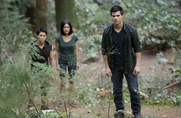 Alacakaranlık Efsanesi: Şafak Vakti Bölüm 1 Fotoğrafı