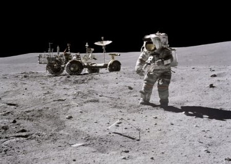 In The Shadow Of The Moon fotoğrafı