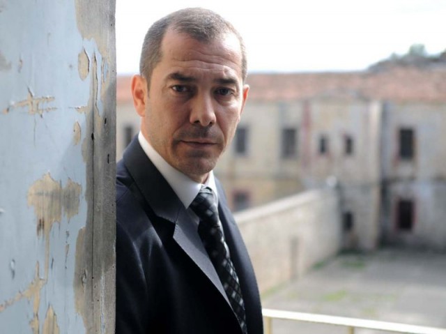 Parmaklıklar Ardında Fotoğrafı