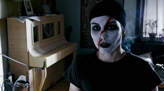 Ateşle Oynayan Kız Fotoğrafı