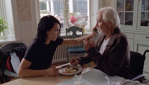 Ateşle Oynayan Kız Fotoğrafı